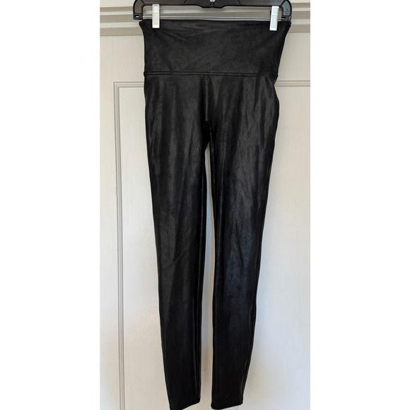 SPANX Pants - SPANX Faux Leather Leggings Size M (slimming athleisure active toning)